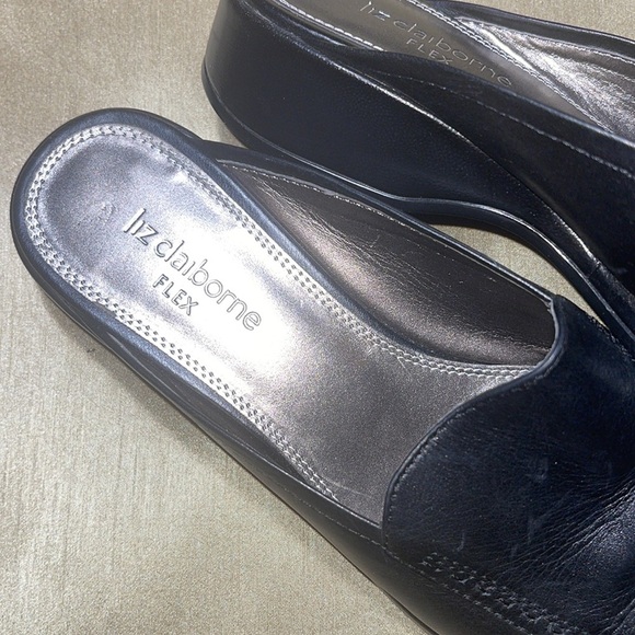 Liz Claiborne Flex “Trisket” Leather Mules Slide, Slip On Flat Shoes Size 6.5 - Picture 2 of 8